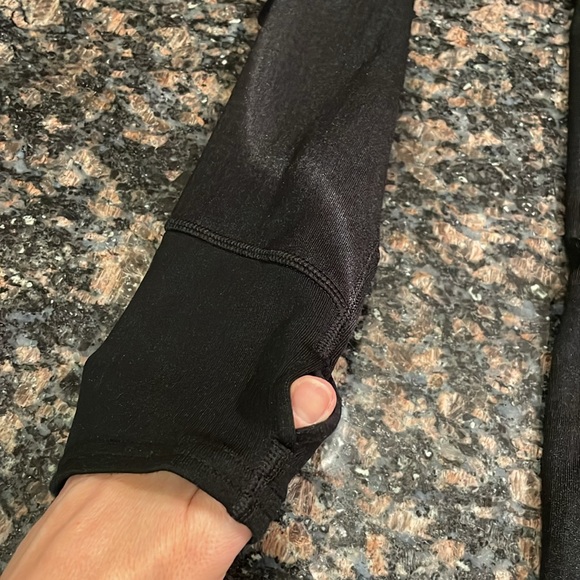 SOLD- Patagonia pullover - Picture 7 of 15